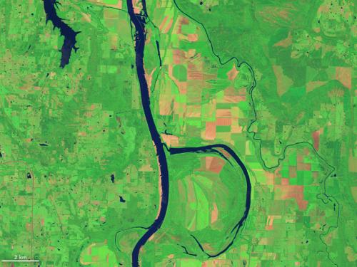 The letter B, found in an image of the Arkansas River and the Holla Bend Wildlife Refuge, captured by the Landsat 8 in 2014.